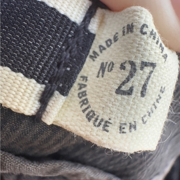 Anthropologie Daughters of the Liberation Size 27 Pants with unique bottoms - Picture 6 of 9